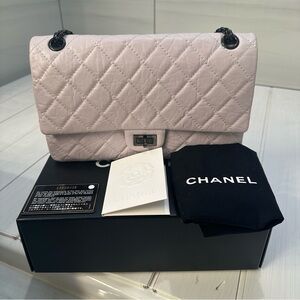 💢CONSIGNED💢Chanel Medium Reissue 255